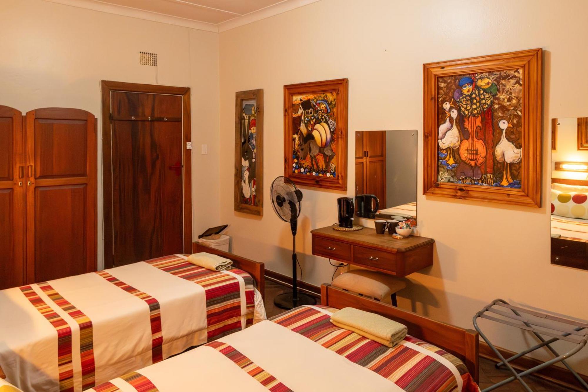 Hotel De Rust ภายนอก รูปภาพ