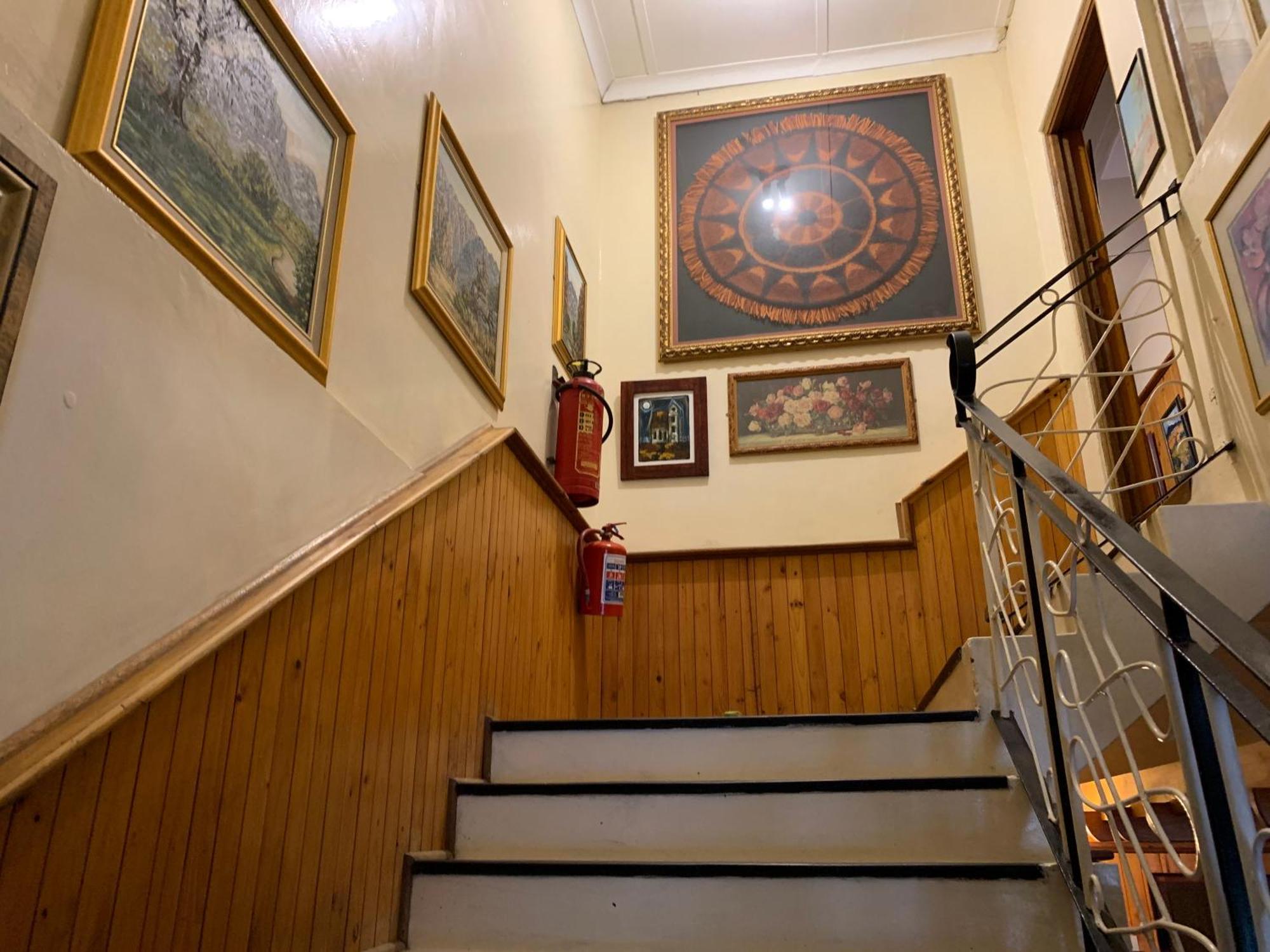 Hotel De Rust ภายนอก รูปภาพ